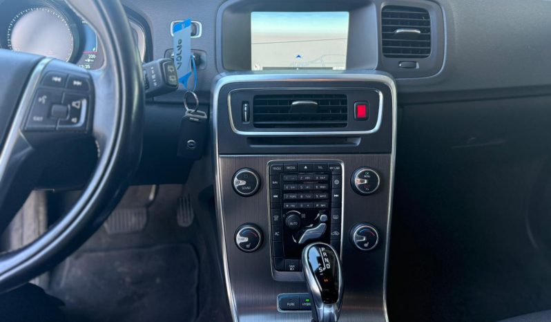 
								Volvo V60 Plug-in Hybrid full									