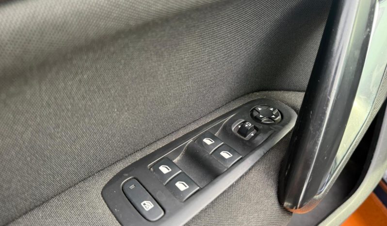 
								Peugeot 308 SW full									