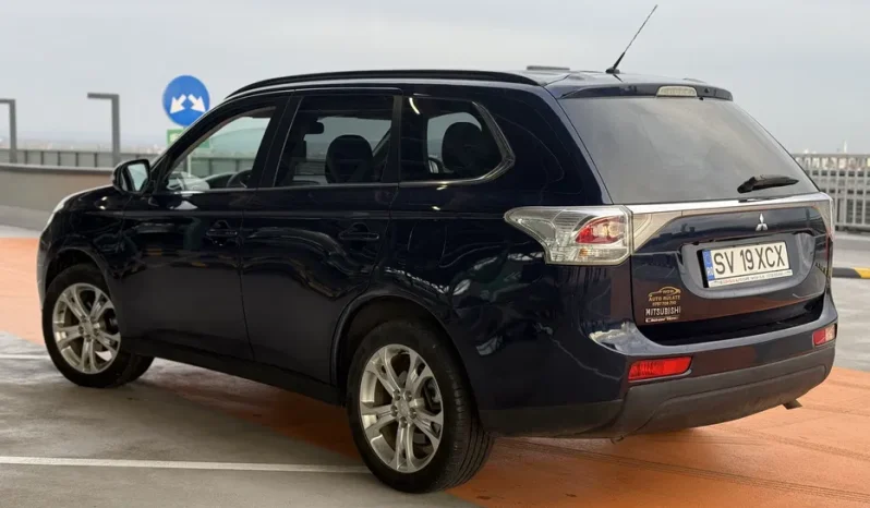 
								Mitsubishi Outlander full									