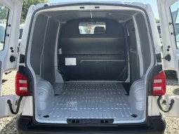 
										Volkswagen Transporter T6 full									
