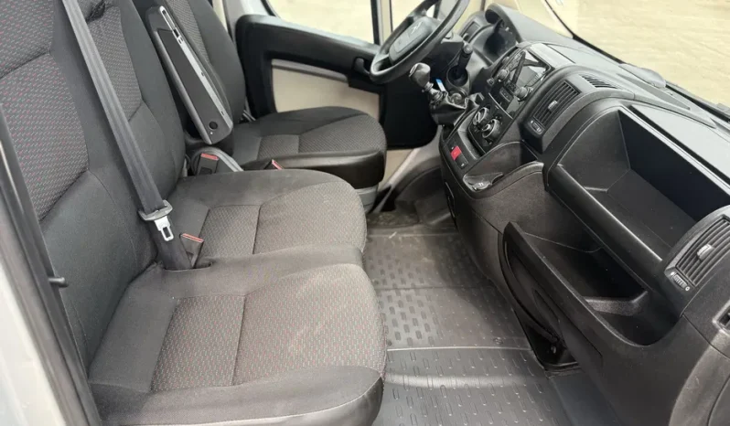 
								Citroen jumper full									
