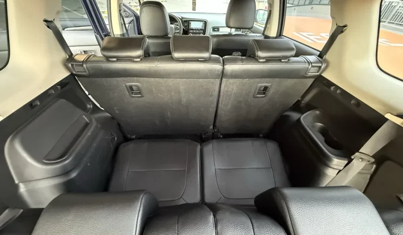 
								Mitsubishi Outlander full									