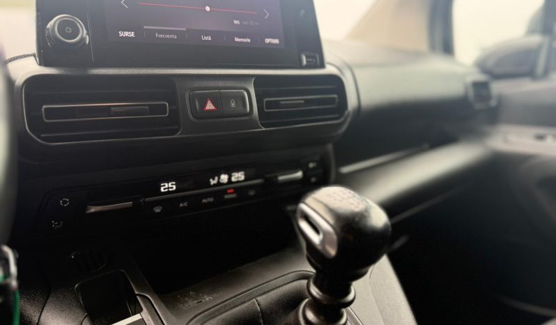 
								Opel Combo XL LIFE Elegance full									