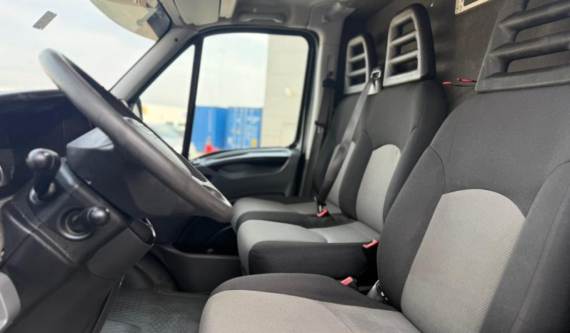 
								Iveco Daily 40C18 3.0HPI 180CP full									