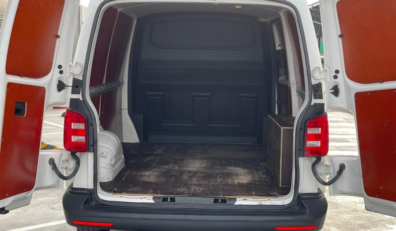 
								Volkswagen Transporter T6 full									