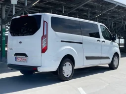 Ford Transit Custom L2H1 8 LOCURI