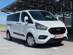 Ford Transit Custom L2H1 8 LOCURI