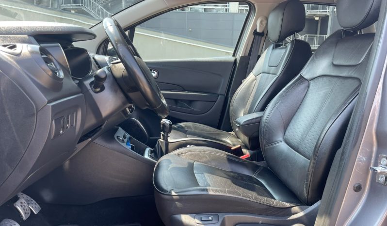 
								Renault Captur full									